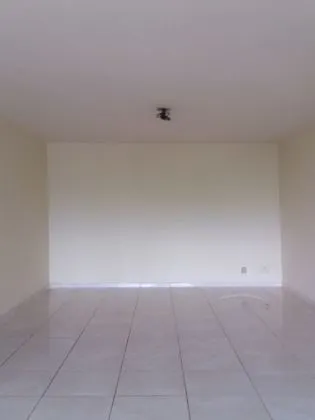 Apartamento para aluguel em Comercial